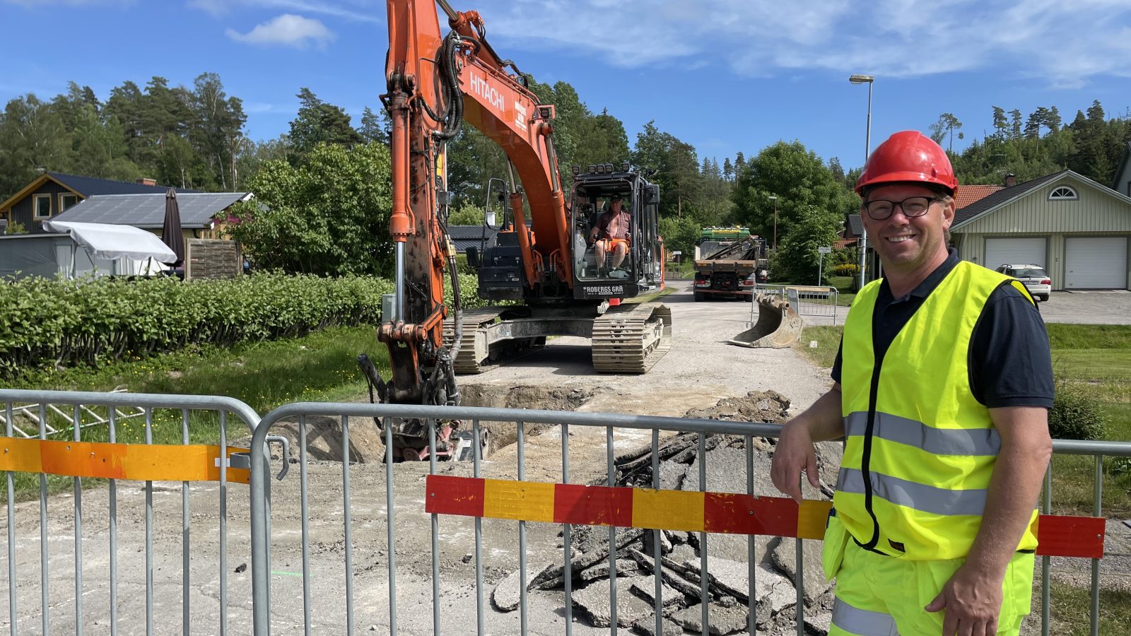 Projektledare Örjan Andersson vid arbetet i Genaområdet i Sjuntorp.