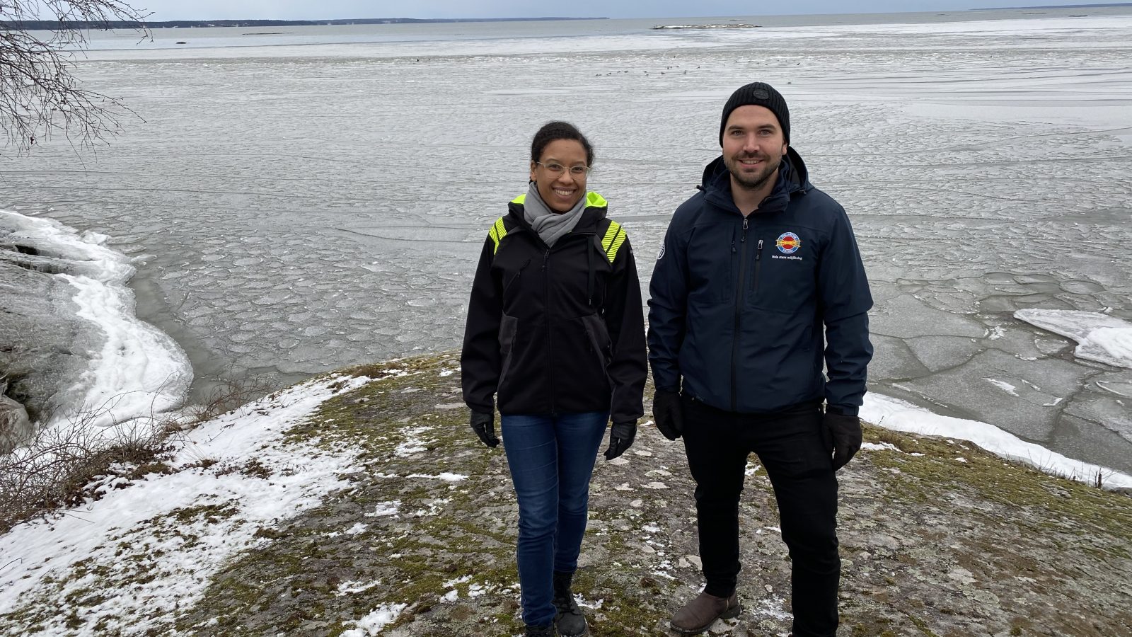 Alexandra och Viktor vid Vänern