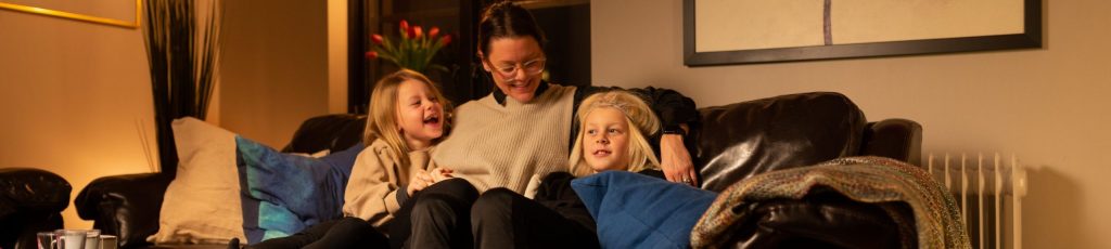 Fjärrvärme Vardagsmys mamma med två barn