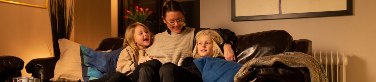 Fjärrvärme Vardagsmys mamma med två barn