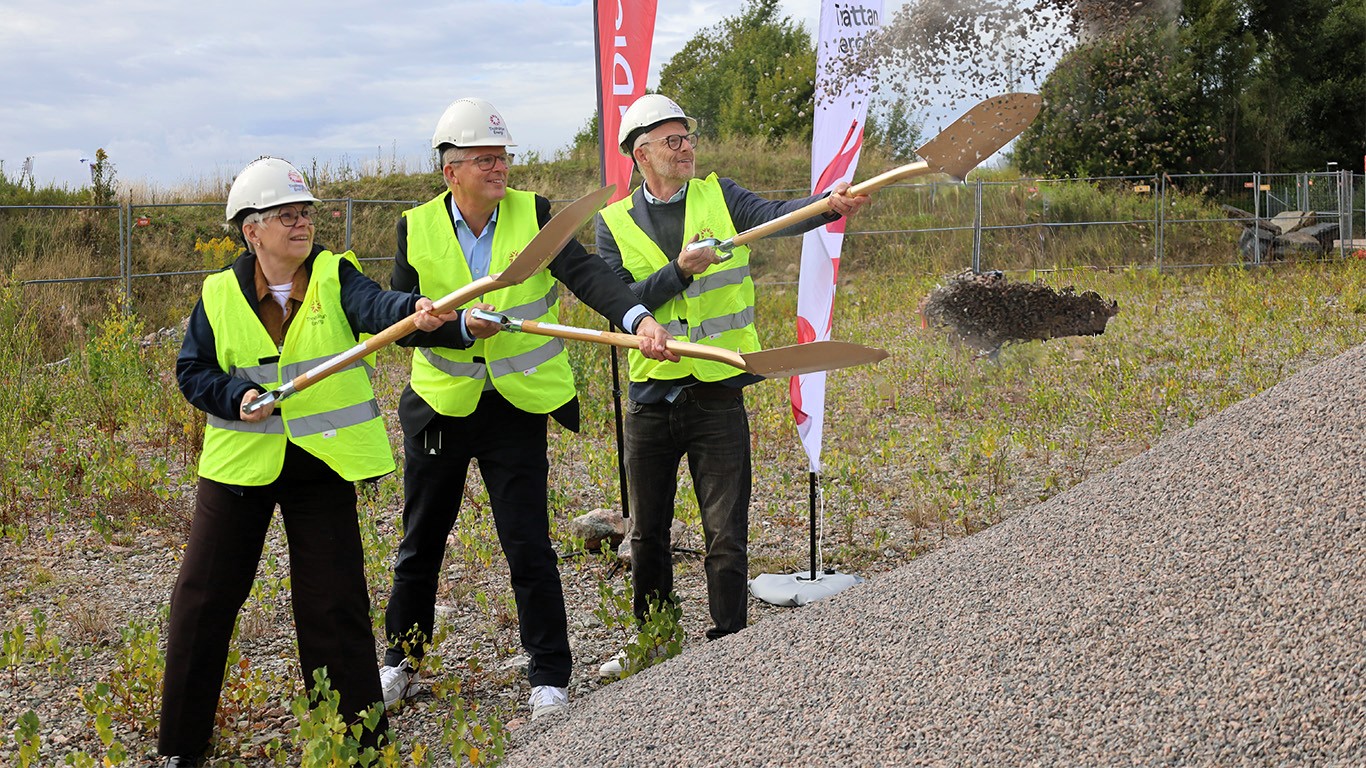 Första spadtaget till ny återvinningscentral 2026.